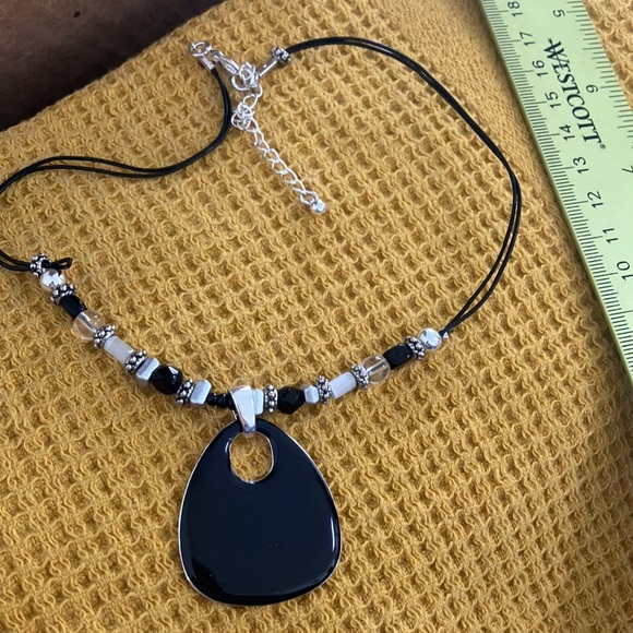 Elegant Black and Silver Pendant Necklace - Picture 1 of 4